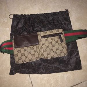 Authentic classic Gucci fanny pack bag